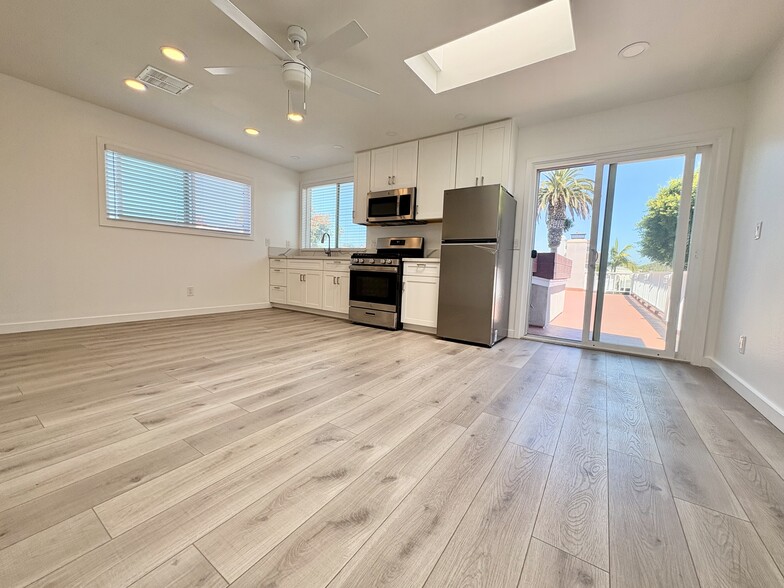 Building Photo - 1622 Ocean Ave