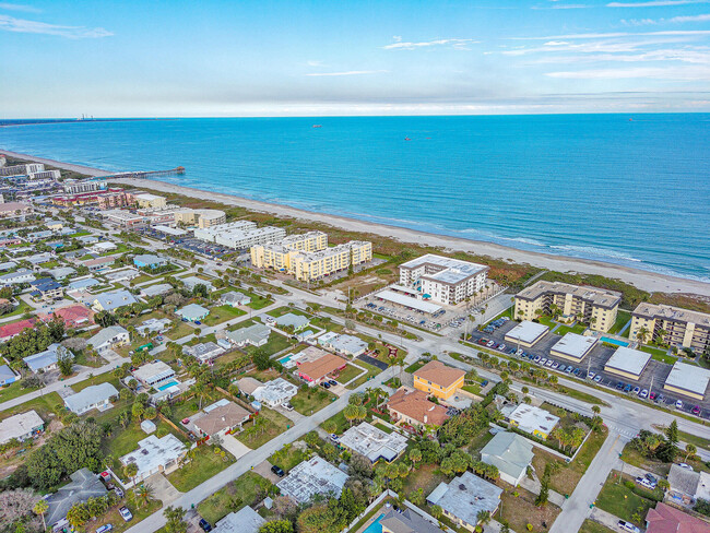 Building Photo - 4605 Ocean Beach Blvd