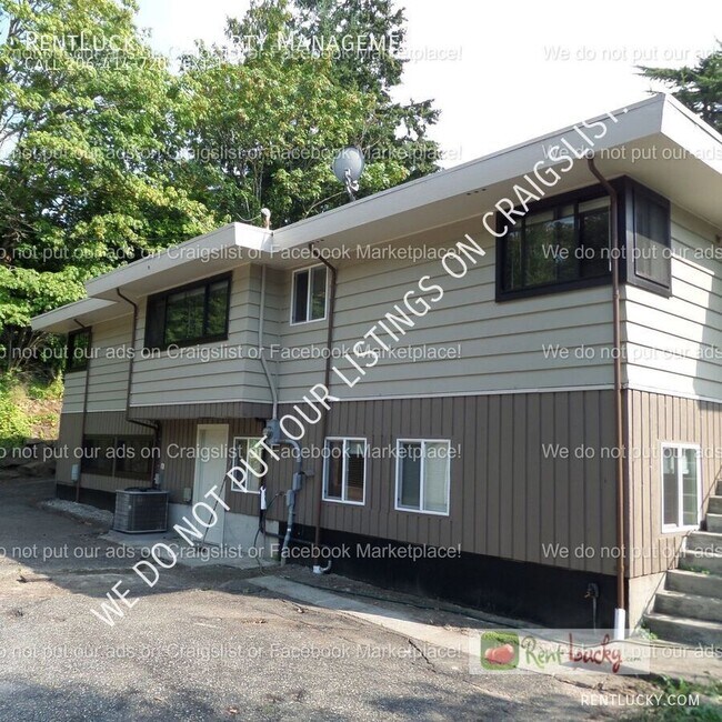 Building Photo - 1700 S 220th St