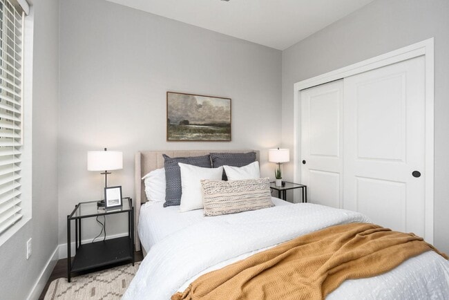 Building Photo - 2806 E Alluvial Ave