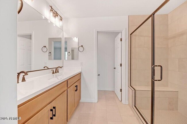 Building Photo - 3 Bedroom 2.5 Bathroom North Creek Home in Queen Creek