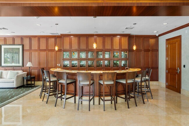 Building Photo - 347 N New River Dr E