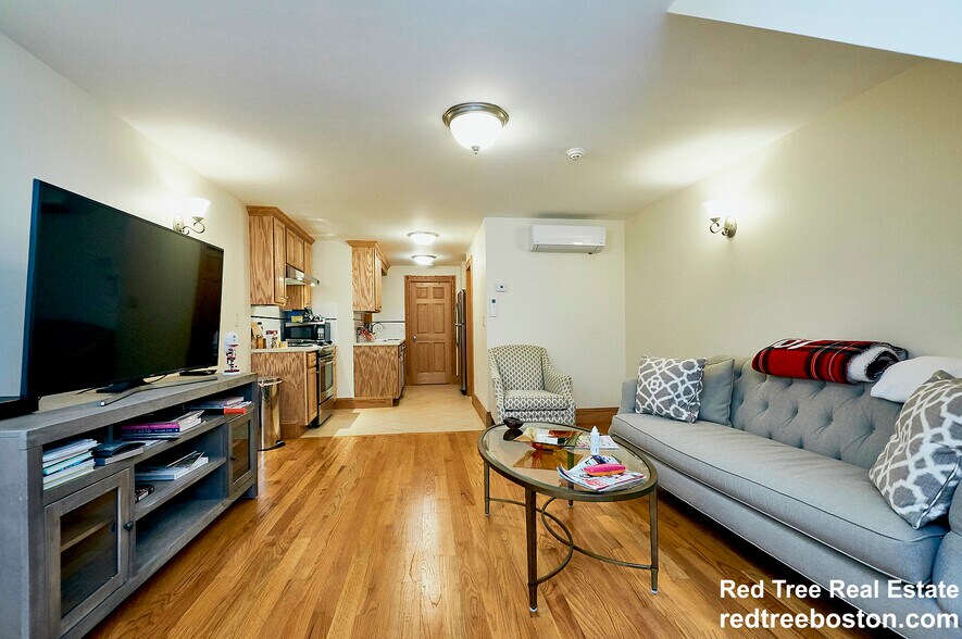 Building Photo - 14 S Russell St