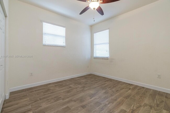 Building Photo - 516 SE 35 Ave