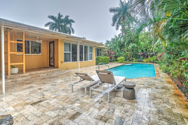 Building Photo - 216 32nd St