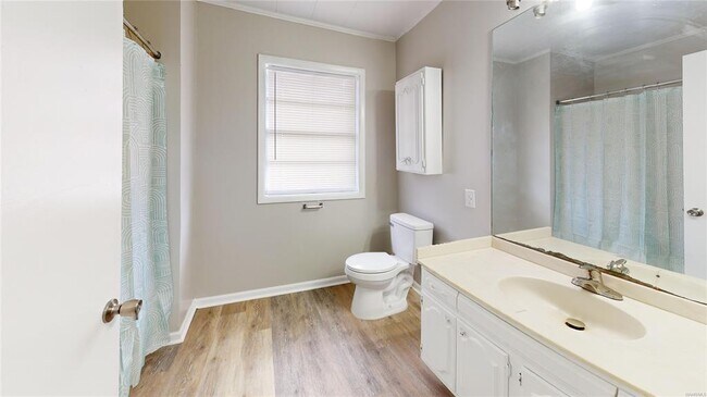 Building Photo - 1003 Geneva St