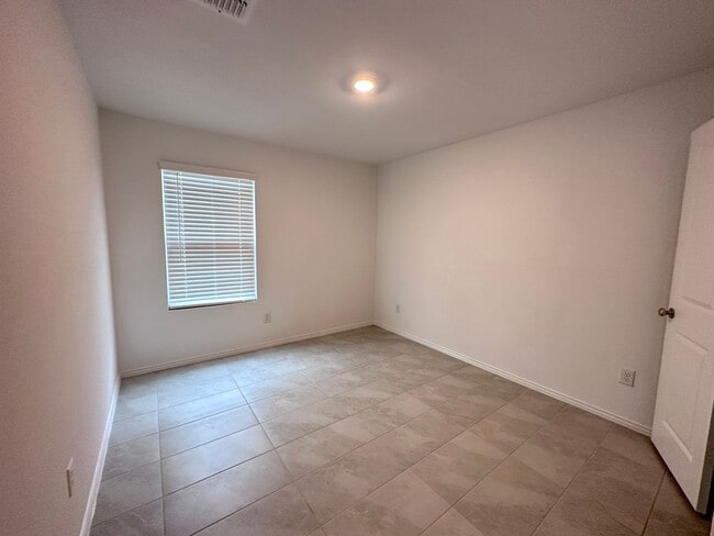 Building Photo - BRAND NEW HOUSE!!!