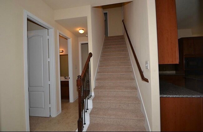 Building Photo - 7219 Pearl Terrace Ln