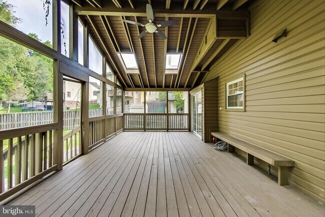 Building Photo - 12004 Montrose Village Terrace