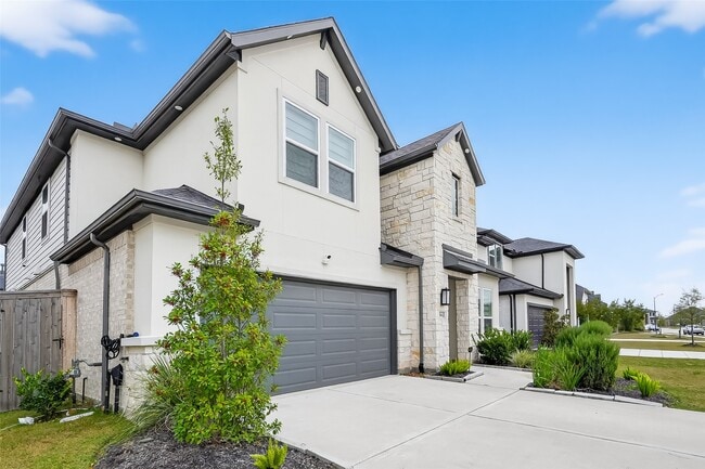 Building Photo - 21642 Laggan Clf Ln