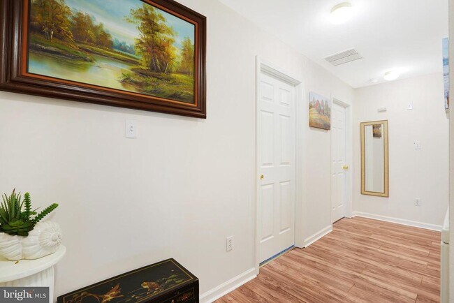 Building Photo - 16 High Meadows Dr