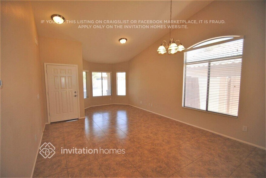 Building Photo - 519 N 167th Dr