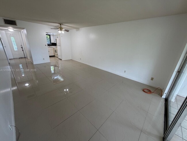 Building Photo - 200 Waterway Dr S