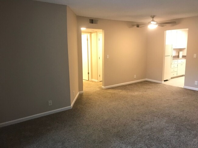 Building Photo - Available NOW! 2 Bedroom Condominium with ...