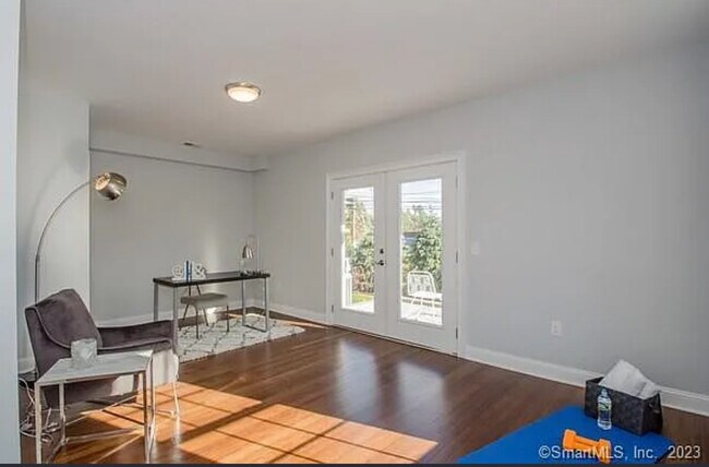 Building Photo - 777 N Main St