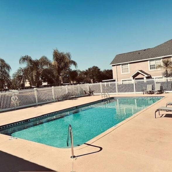 Building Photo - 721 Kensington Lake Cir