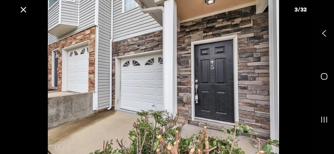 Building Photo - 650 Ganyard Farm Way