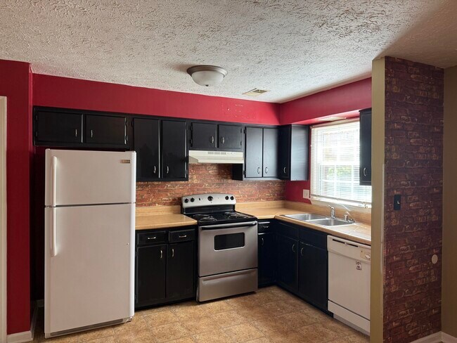 Building Photo - 2901 Winter Garden Dr