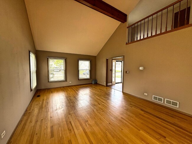 Building Photo - 1013 Pear Tree Ln