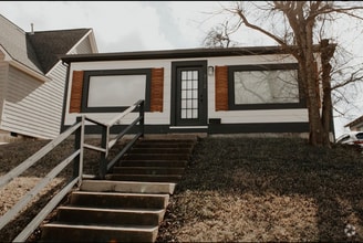 Building Photo - 912 W Hill St