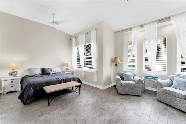 Building Photo - 5469 46th Ct W