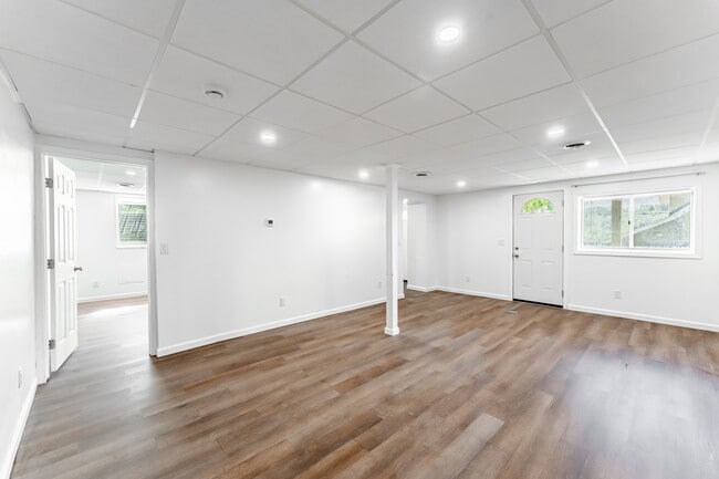 Building Photo - 321 Waitman St
