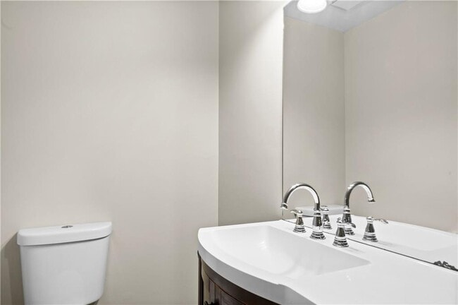 Building Photo - 5405 Iris Dr SW