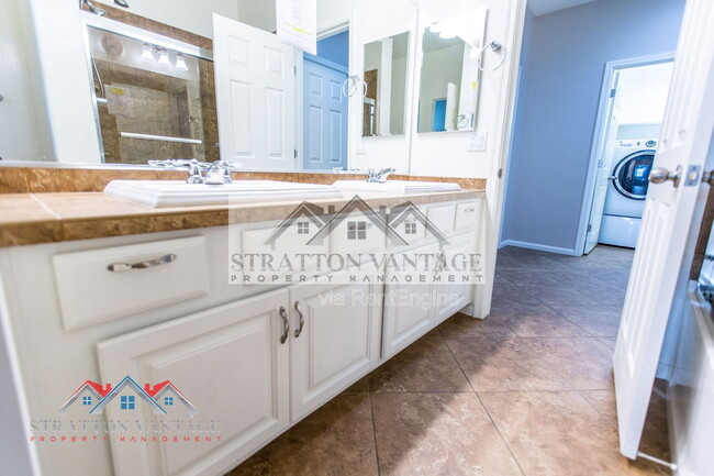 Building Photo - 7465 E Osage Ave