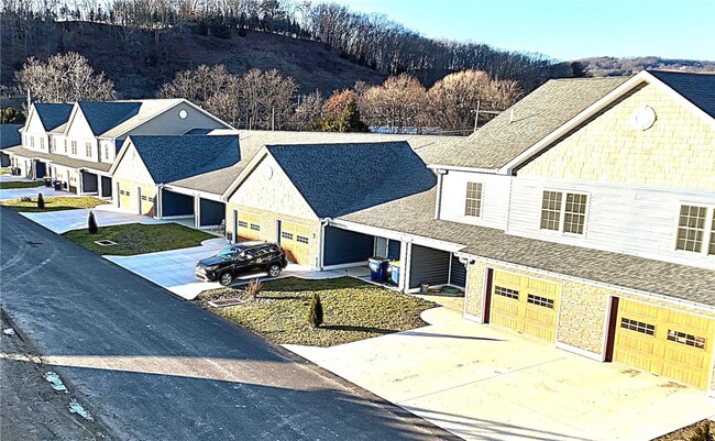 Primary Photo - 20-30 Beverly Ln