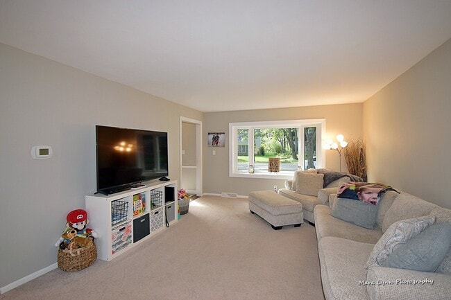 Building Photo - 9 S Northampton Dr