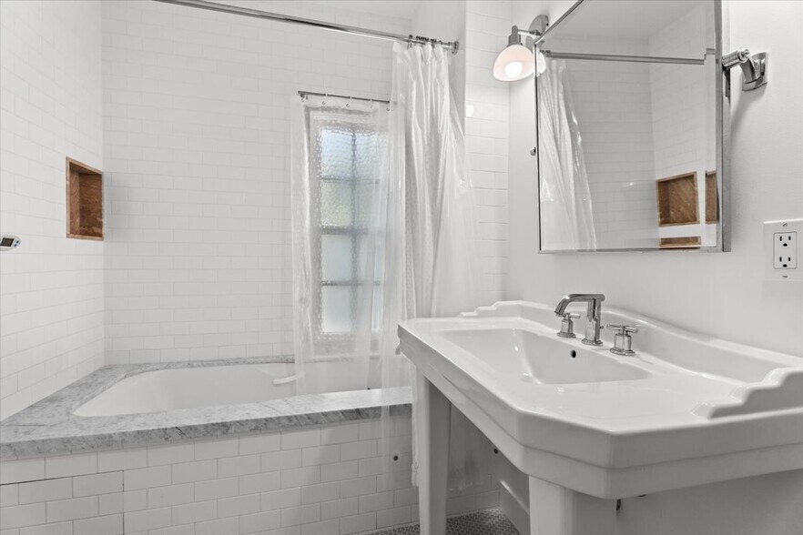 Building Photo - 1229 22nd St