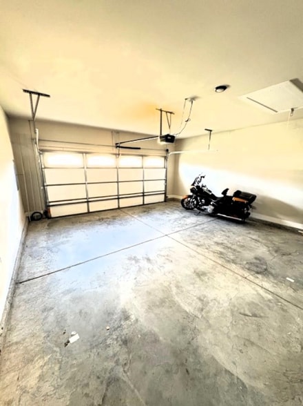 Building Photo - 106 Harvester Dr