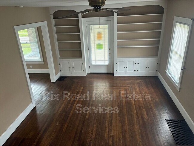 Building Photo - 504 Highland St