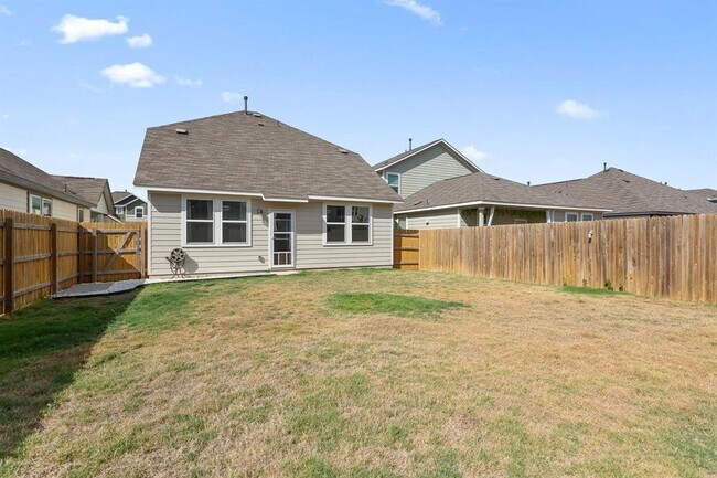 Building Photo - 12104 Cimaizon Dr