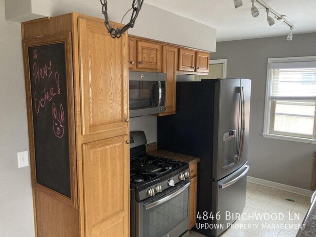Building Photo - 4846 Birchwood Ln
