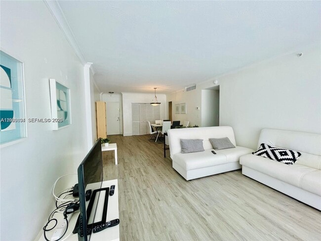 Building Photo - 3001 S Ocean Dr