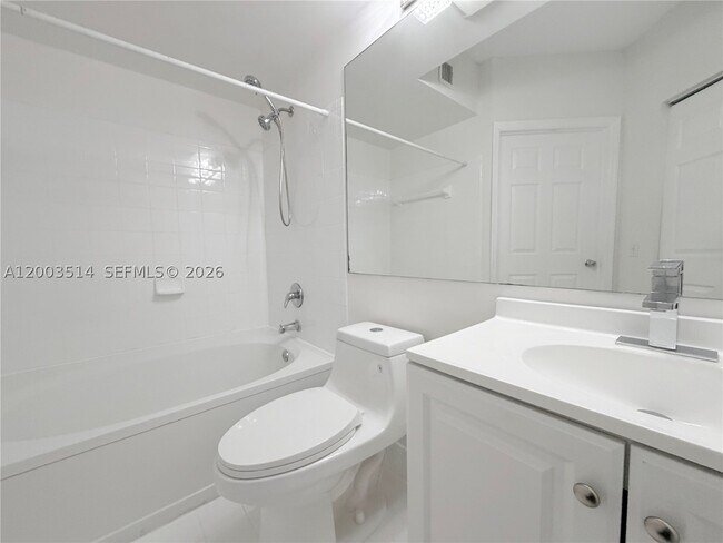 Building Photo - 17100 N Bay Rd