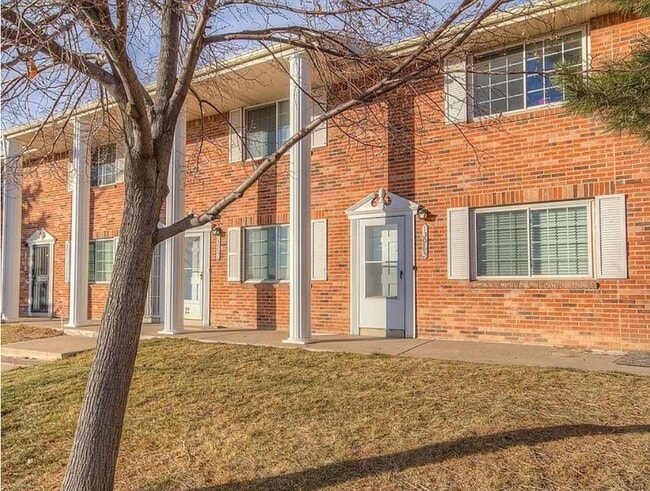 Building Photo - 13963 E Jewell Ave