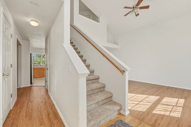 Building Photo - Move in Ready now! 3 bed 2.5ba - Olympia School District