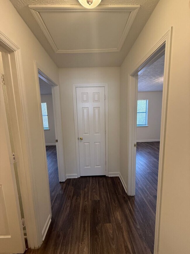 Building Photo - 162/164 Michele Dr