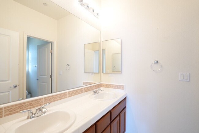 Building Photo - Four Bedroom Napa Home