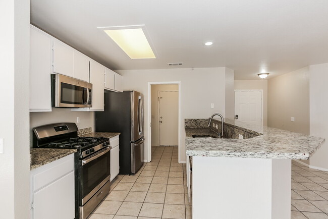 Building Photo - 5337 N Padero Dr