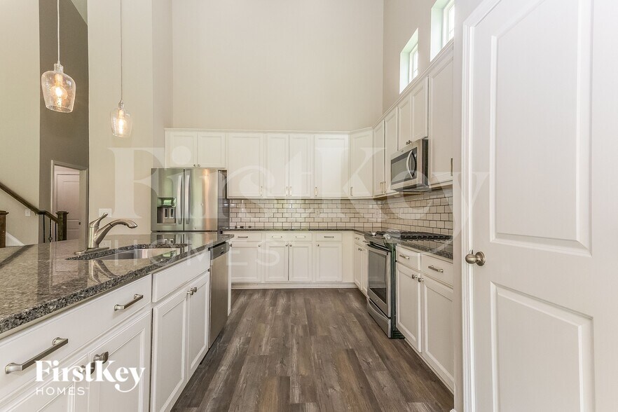 Building Photo - 447 Stonefield Cir