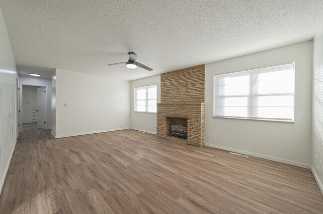 Building Photo - 4800 Spencer Rd