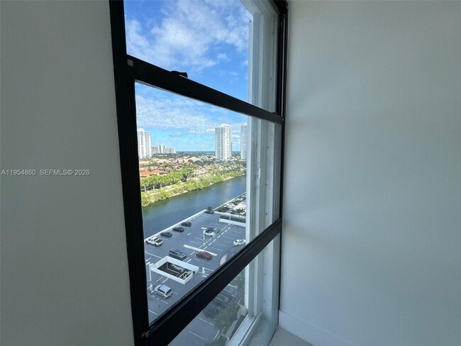 Building Photo - 3675 N Country Club Dr