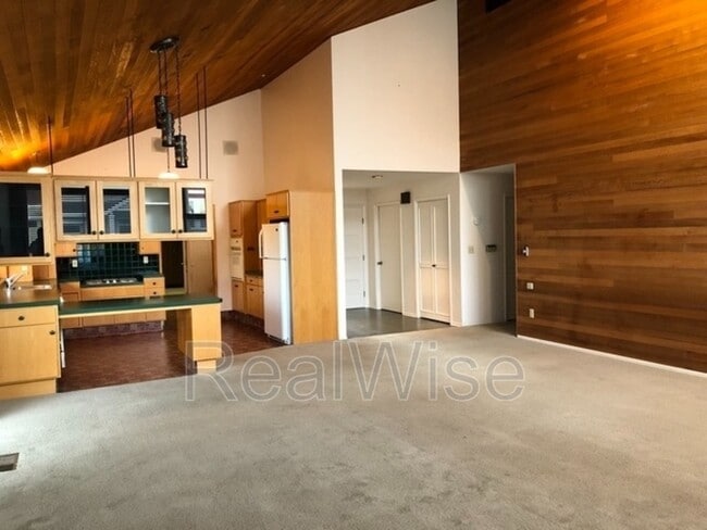 Building Photo - 7730 SW Eaker Pl