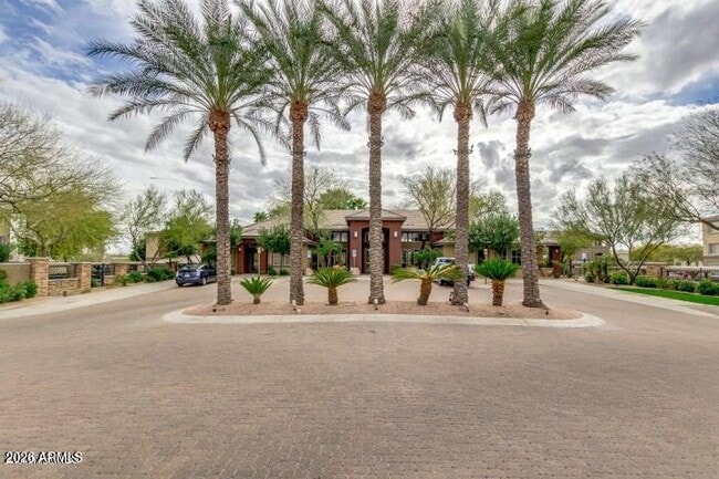 Building Photo - 5401 E Van Buren St