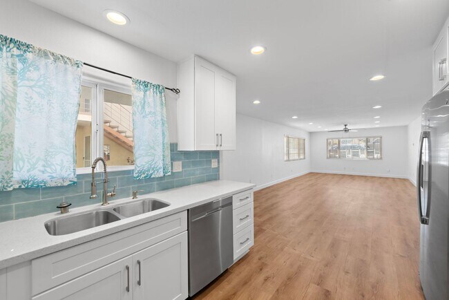 Building Photo - 137 Avenida Mateo