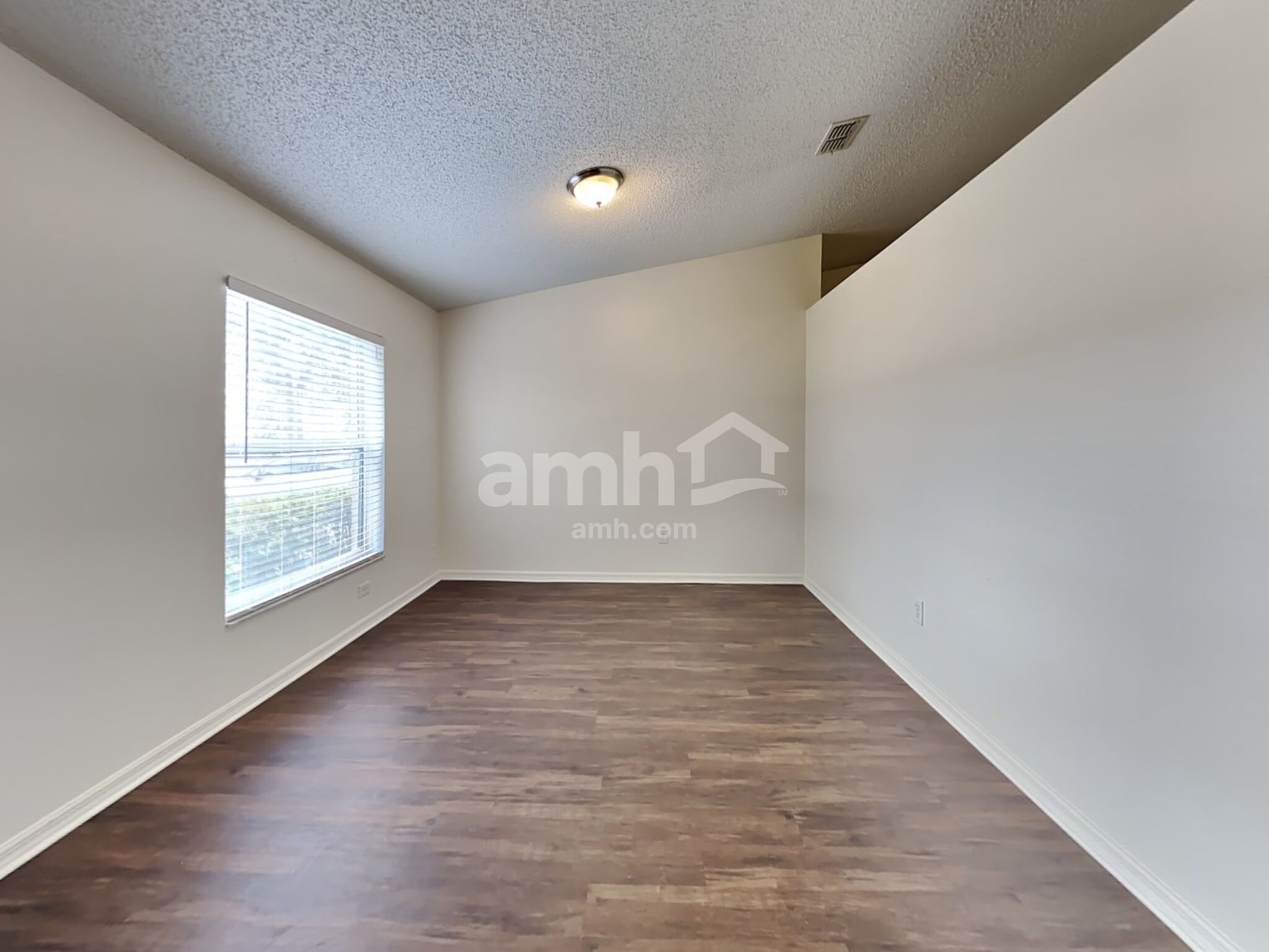 Building Photo - 1234 SW Alesio Ln