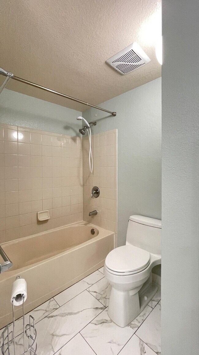 Building Photo - 170 SW Peacock Boulevard 36-104 Port Saint...